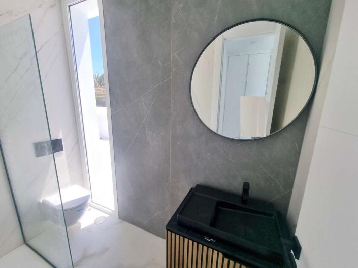 Image No.11-3 Bed Villa / Detached for sale