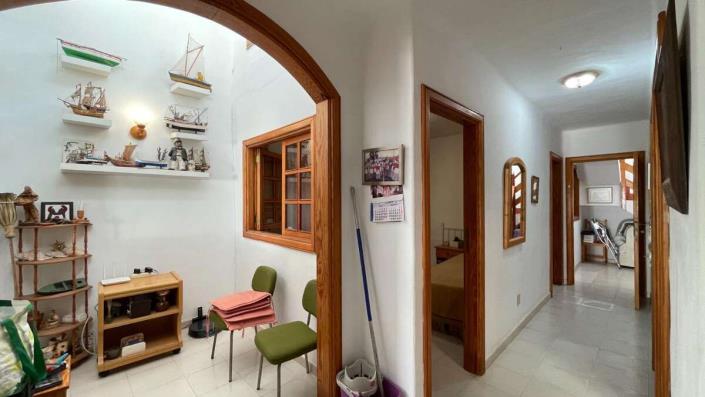 Image No.8-3 Bed House for sale