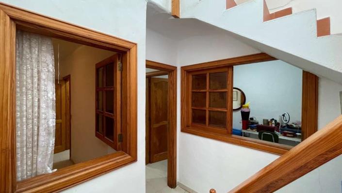 Image No.9-3 Bed House for sale