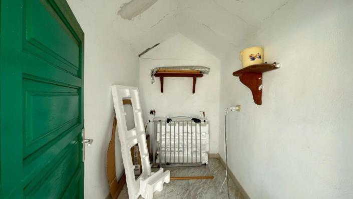 Image No.14-3 Bed House for sale