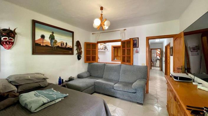 Image No.18-3 Bed House for sale