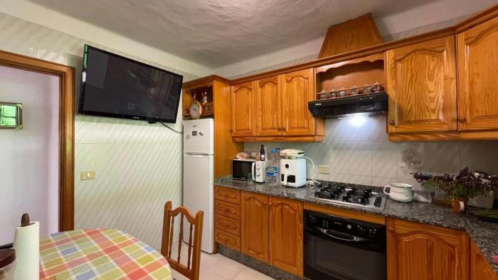 Image No.19-3 Bed House for sale