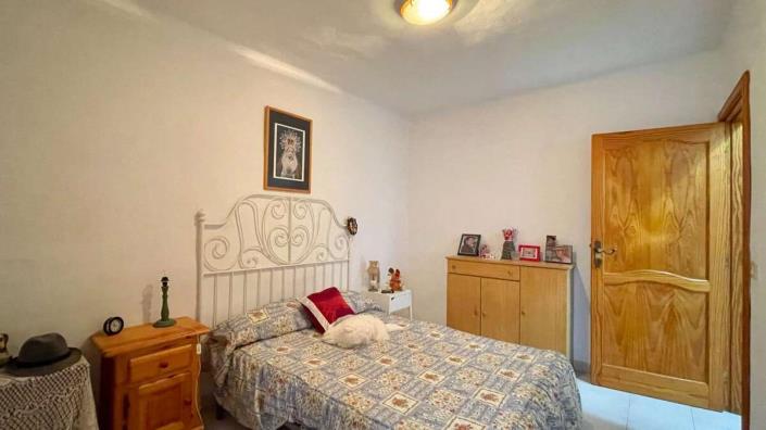 Image No.21-3 Bed House for sale