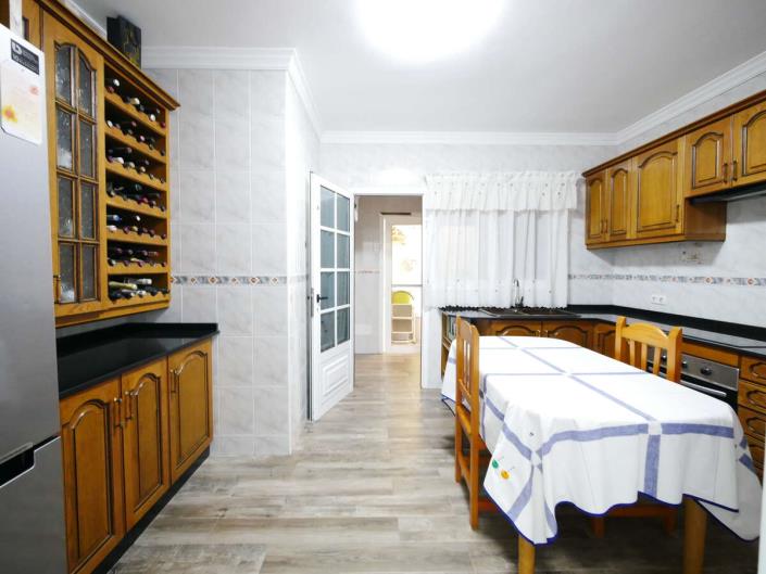 Image No.4-4 Bed Apartment for sale