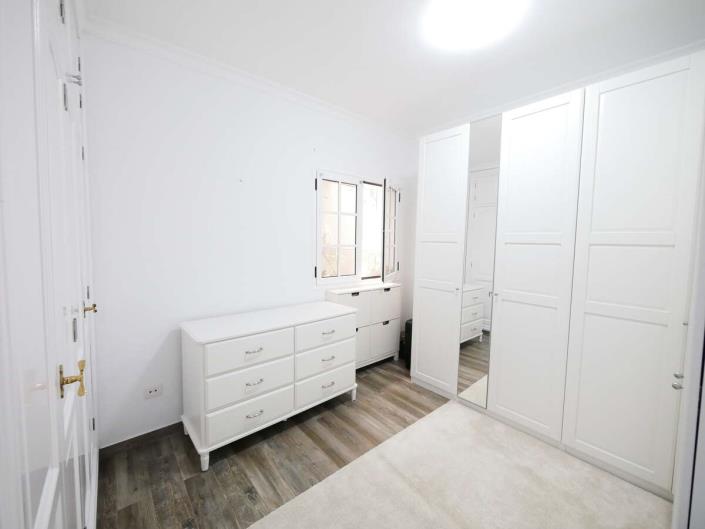 Image No.19-4 Bed Apartment for sale