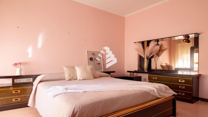 Image No.20-2 Bed Apartment for sale