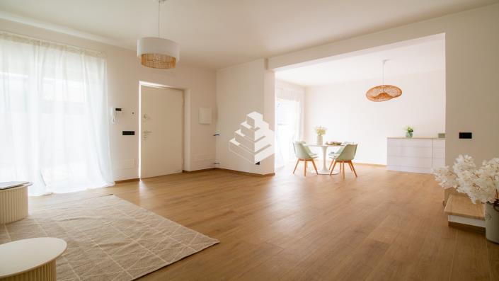 Image No.8-3 Bed Semi-Detached for sale