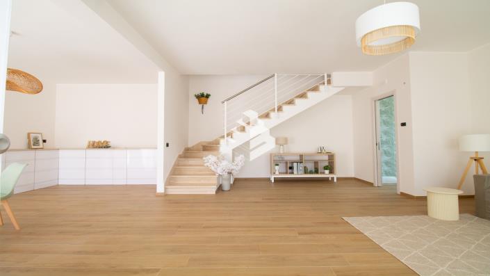 Image No.9-3 Bed Semi-Detached for sale