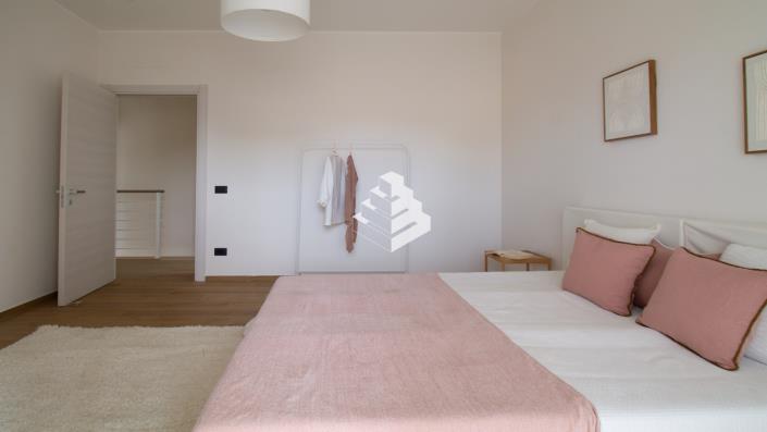 Image No.30-3 Bed Semi-Detached for sale