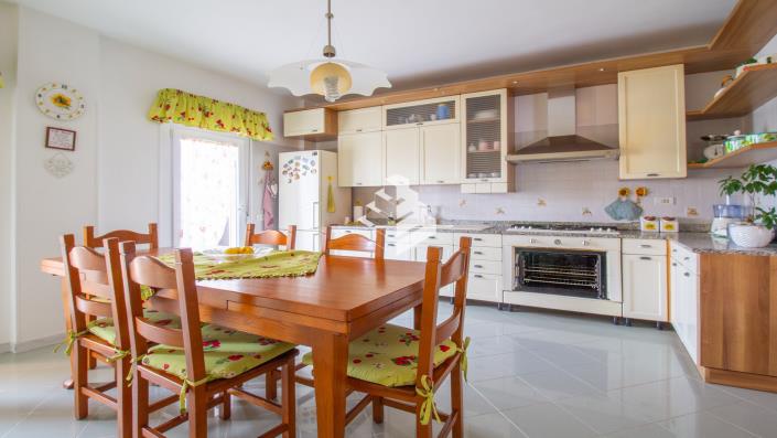 Image No.9-3 Bed Apartment for sale