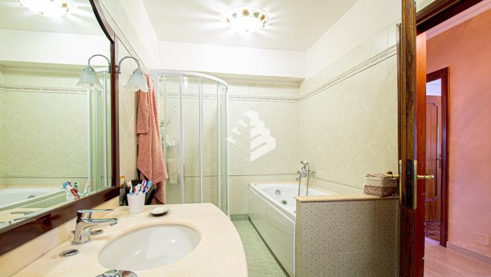 Image No.17-3 Bed Apartment for sale