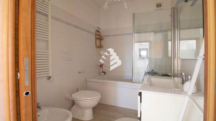 Image No.13-2 Bed Apartment for sale