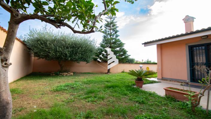 Image No.6-4 Bed Semi-Detached for sale