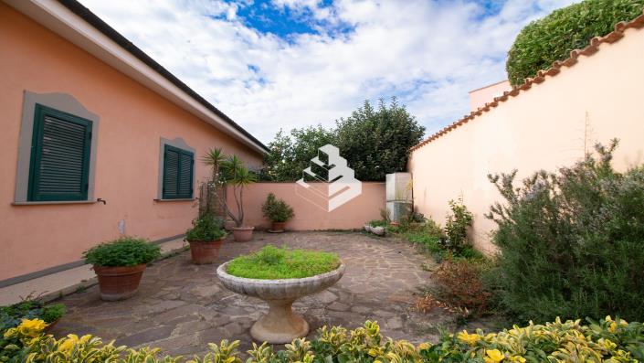 Image No.7-4 Bed Semi-Detached for sale