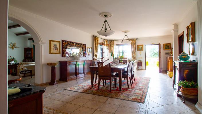 Image No.12-4 Bed Semi-Detached for sale