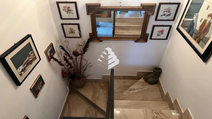 Image No.24-4 Bed Semi-Detached for sale