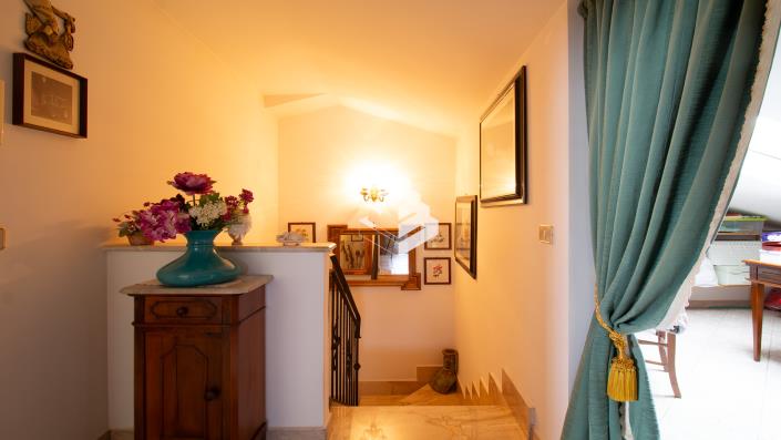 Image No.25-4 Bed Semi-Detached for sale