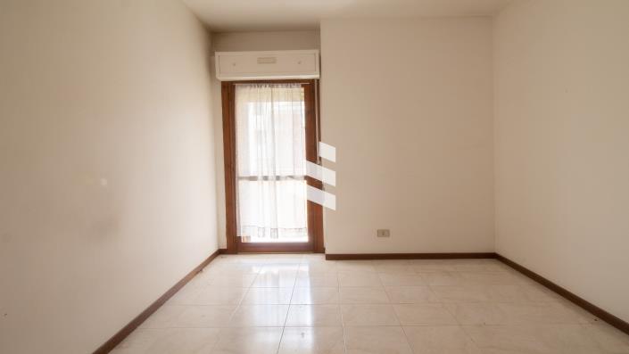 Image No.26-2 Bed Apartment for sale