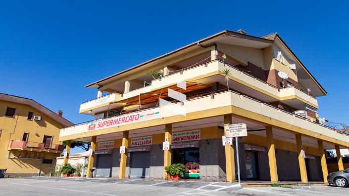 Image No.3-3 Bed Commercial for sale