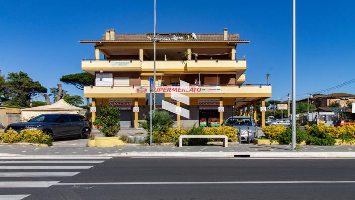 Image No.2-3 Bed Commercial for sale