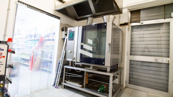 Image No.17-3 Bed Commercial for sale