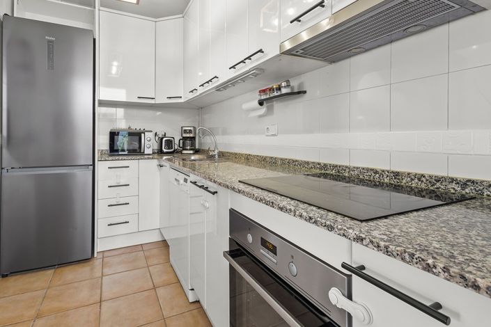 Image No.19-4 Bed Property for sale