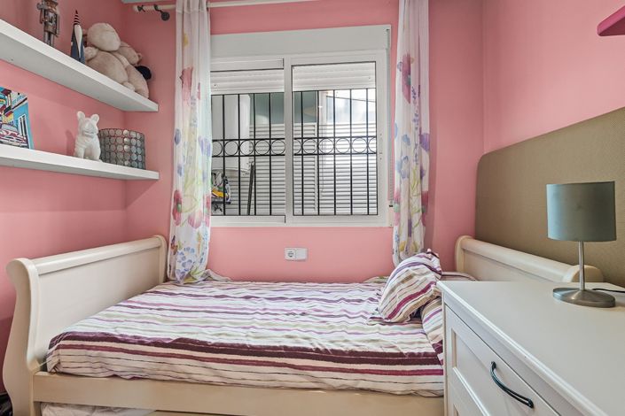 Image No.23-4 Bed Property for sale