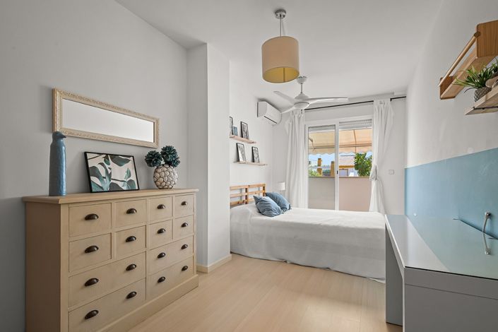 Image No.34-4 Bed Property for sale