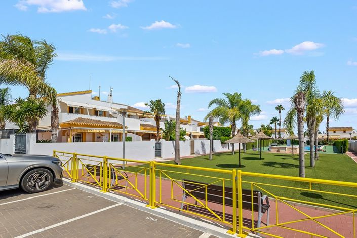 Image No.42-4 Bed Property for sale