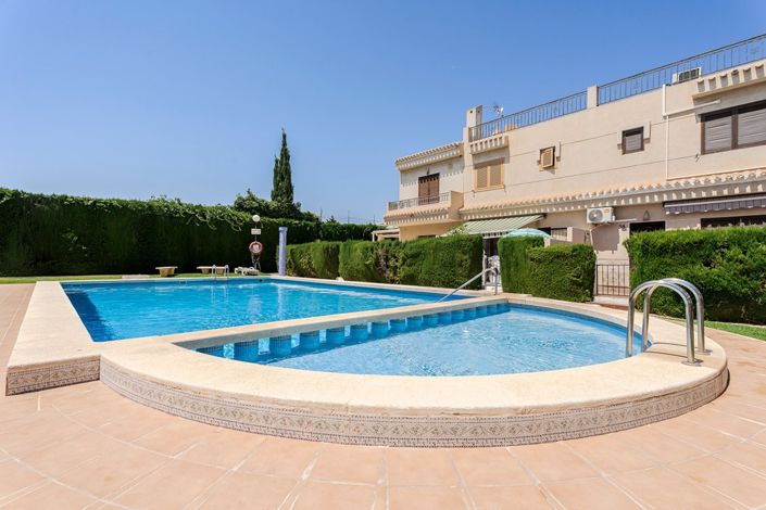 Image No.18-2 Bed Townhouse for sale