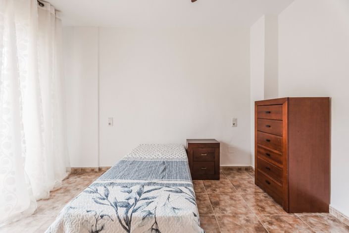 Image No.11-3 Bed Townhouse for sale