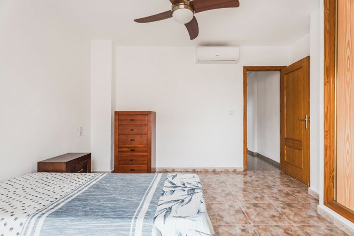 Image No.12-3 Bed Townhouse for sale