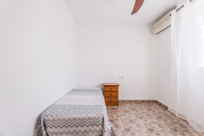 Image No.14-3 Bed Townhouse for sale