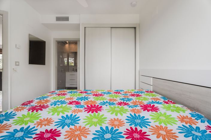 Image No.12-3 Bed Property for sale