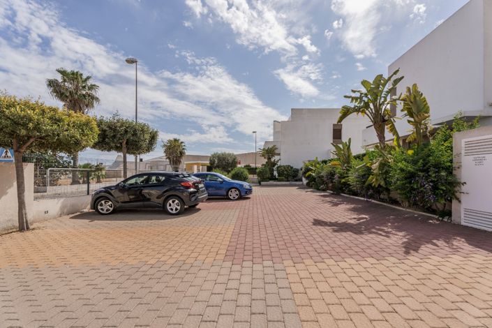 Image No.31-3 Bed Property for sale