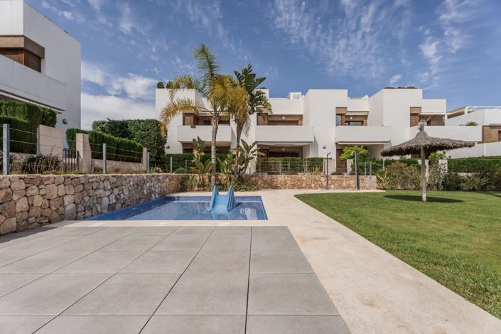 Image No.4-3 Bed Property for sale