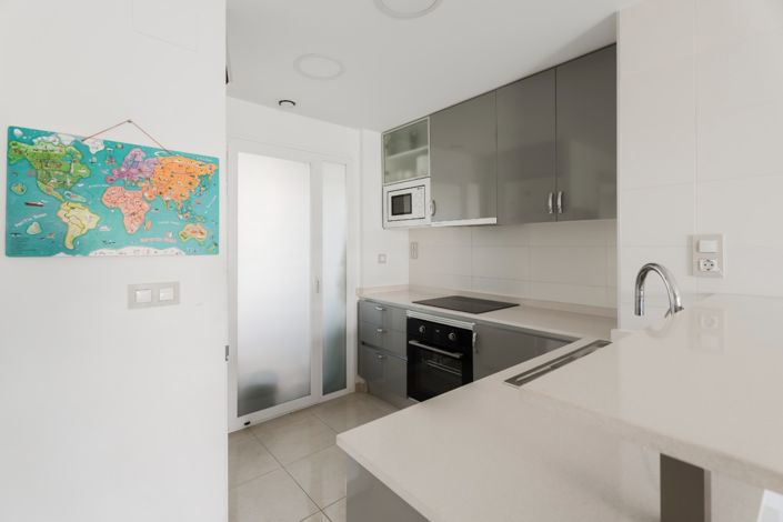 Image No.8-3 Bed Property for sale