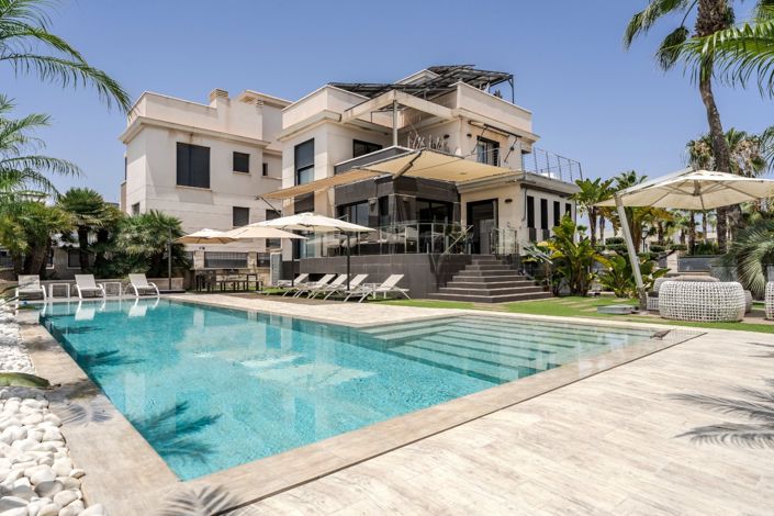 Image No.1-5 Bed Villa for sale
