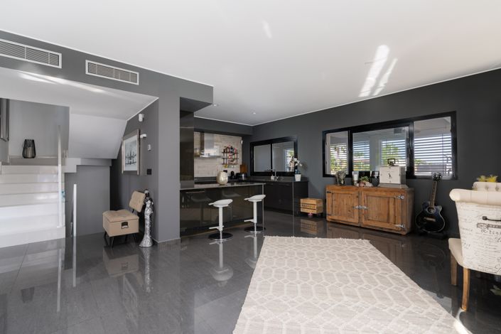 Image No.12-7 Bed Villa for sale