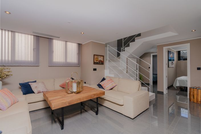 Image No.27-7 Bed Villa for sale