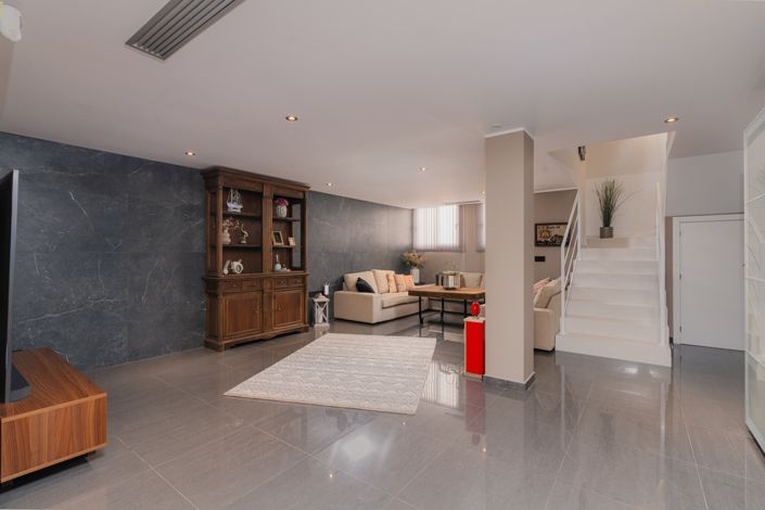 Image No.28-7 Bed Villa for sale