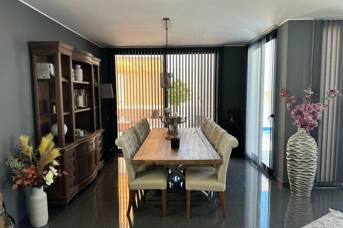 Image No.8-7 Bed Villa for sale