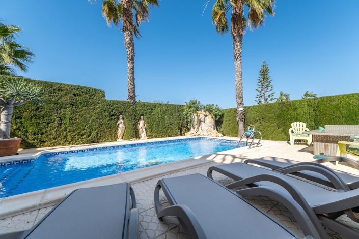 Image No.11-3 Bed House for sale