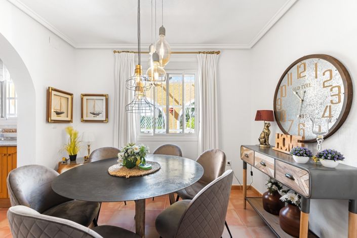 Image No.25-3 Bed House for sale