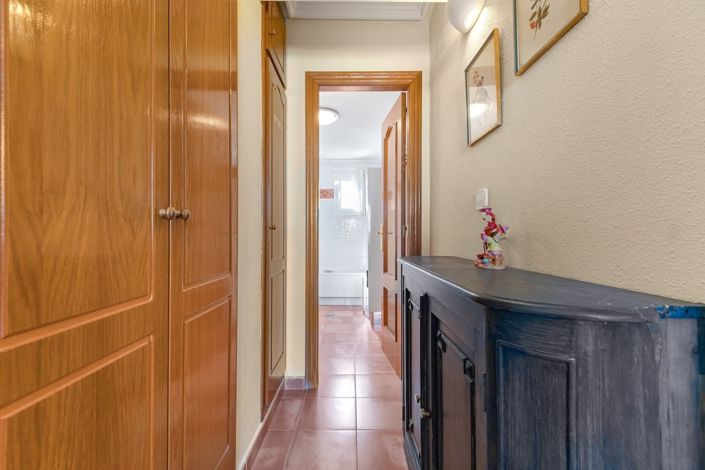 Image No.32-3 Bed House for sale