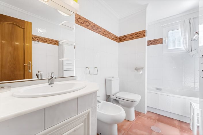 Image No.33-3 Bed House for sale