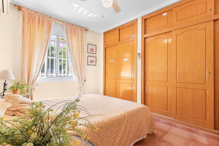 Image No.36-3 Bed House for sale