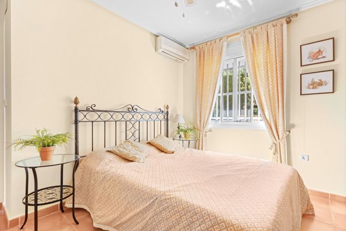 Image No.37-3 Bed House for sale