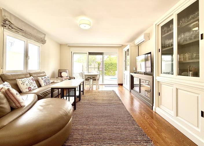 Image No.11-4 Bed Villa / Detached for sale