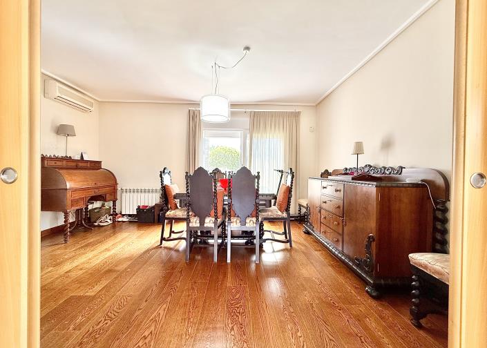 Image No.9-4 Bed Villa / Detached for sale